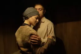 Jiří Mádl a Clémence Thioly jako milenci v koncentračním táboru. Tvůrci snímku Colette představují trailer.