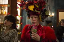 Série nových fotek k Red 2: Mirren s granáty, Hopkins s pistolí a Willis s bombou