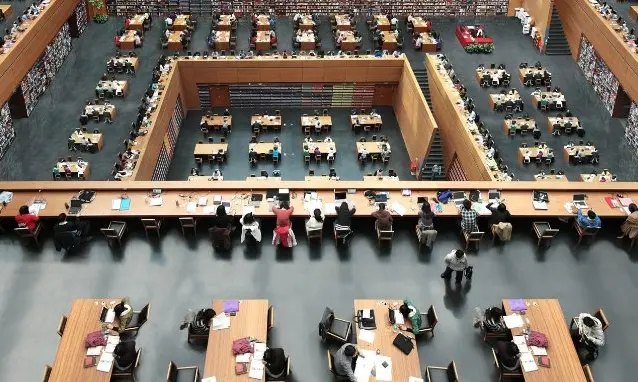 fresh-film-fest-zitra-zahaji-thriller-vychod-produkovany-bratry-scottovymi-a-take-projekce-v-letnim-kine-zdarma