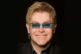 První fotka ze zákulisí natáčení Rocketmana představuje originál Eltona Johna s jeho filmovým představitelem