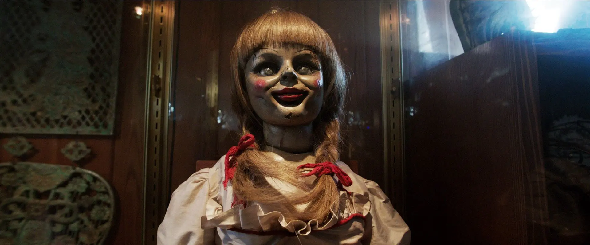 V zajetí démonů 2 na cestě. Strašidelná panenka Annabelle dostane vlastní film.