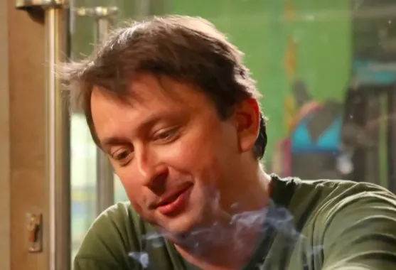 Ostře a bez cenzury na české politiky? Tvůrci Protektoru pouští na internetu zdarma první díl satirického seriálu Blaník.