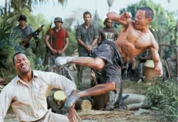 Peter Berg a Dwayne Johnson by rádi natočili pokračování Vítejte v džungli