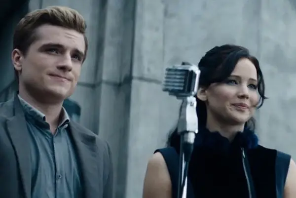 6-duvodu-kvuli-kterym-je-peeta-uzitecnejsi-v-hunger-games-vrazedne-pomste-2