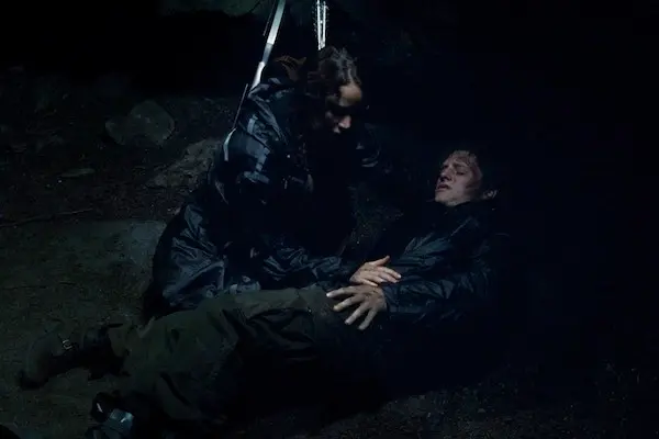 6-duvodu-kvuli-kterym-je-peeta-uzitecnejsi-v-hunger-games-vrazedne-pomste-4