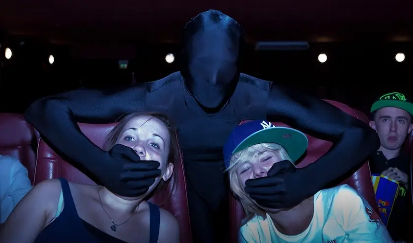 otresne-zazitky-z-kina-aneb-proc-se-strili-do-divaku-3