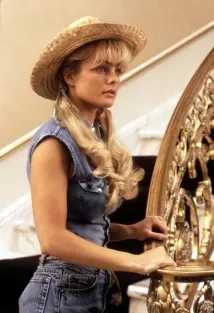 Erika Eleniak