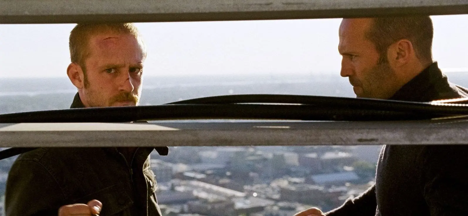 jason-statham-se-vrati-jako-mechanik-zabijak-a-nadobro-opousti-kuryra