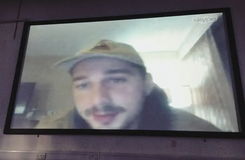 shia-lebeouf-je-clovek-ne-optimus-prime-4