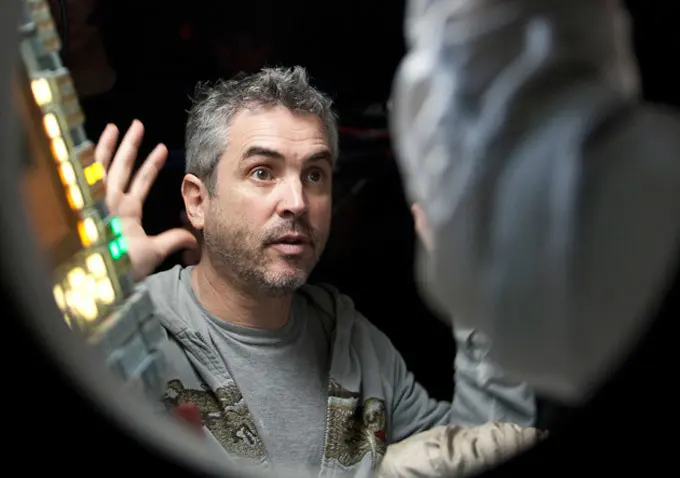 Alfonso Cuarón promluvil o černohumorném alternativním konci Gravitace