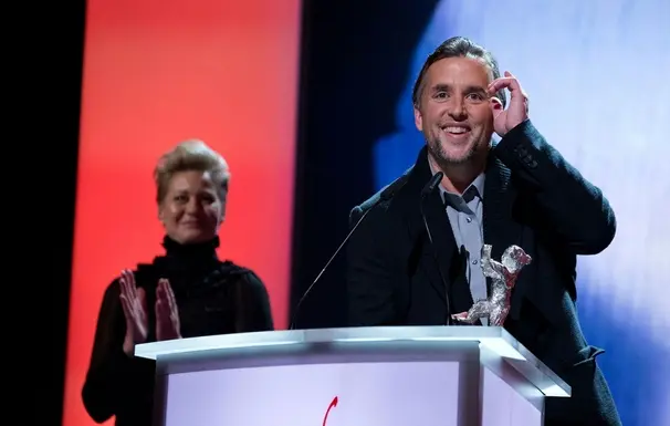 berlinsky-zlaty-medved-putuje-do-ciny-uspech-slavil-i-grandhotel-budapest