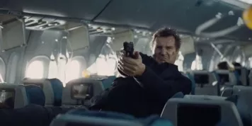 Recenze: Charismatický Liam Neeson si v NON-STOP upevňuje pozici akční jistoty