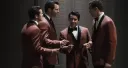 Eastwoodovi Jersey Boys se představují na plakátu a ve svižném traileru