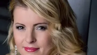 Zemřela zpěvačka Iveta Bartošová, spáchala sebevraždu skokem pod vlak