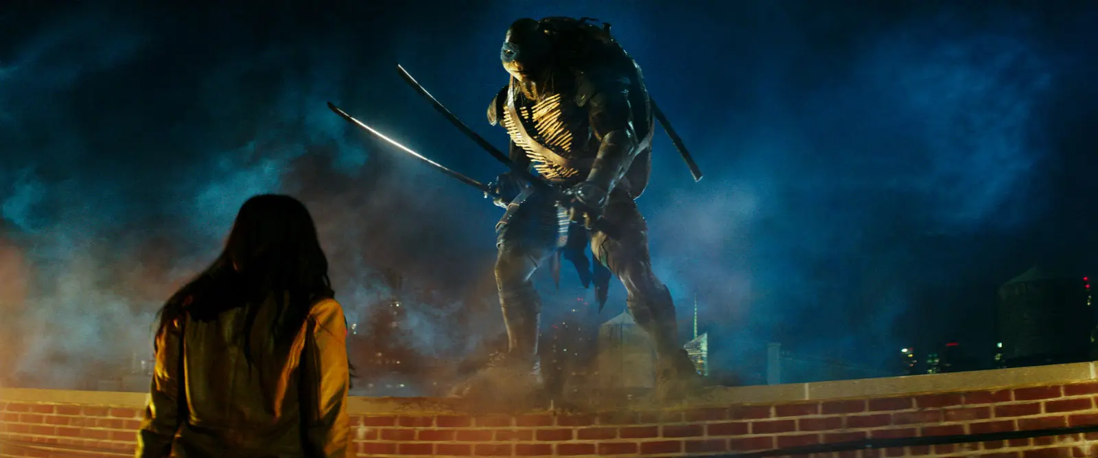 OBRAZEM: Novým fotkám ze Želv ninja dominuje Leonardo, Megan Fox a zbraně!