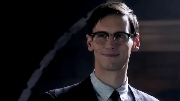 trailer-na-serial-gotham-predstavuje-detske-tvare-dc-postav-2