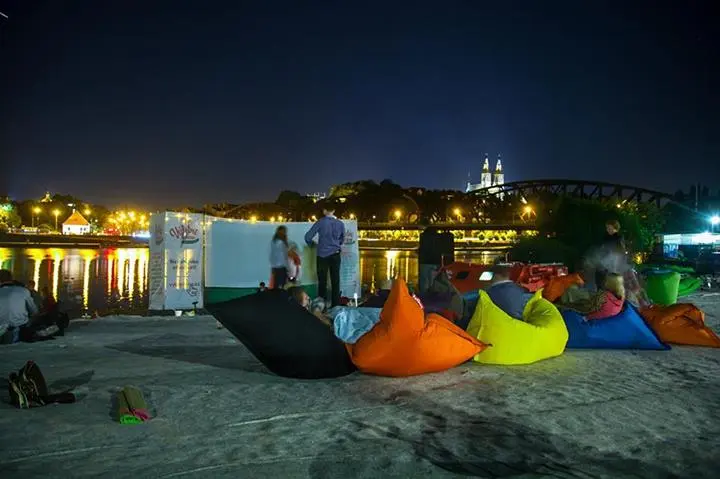 hvezdy-na-platne-i-nad-hlavou-letni-kina-jsou-tady-7