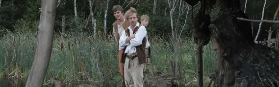 Tržby v českých kinech: Tři bratři se prozpívali k rekordu. Ovládli žebříček s razancí dynamitu. V kráteru se krčí i Postradatelní 3.