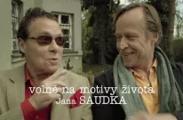 VIDEO: Fotograf aneb Život Jana Saudka s nahými baculkami a Karlem Rodenem v hlavní roli