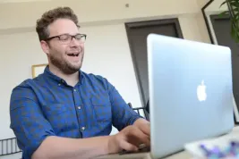 Bude Seth Rogen Stevem Wozniakem a Christian Bale Stevem Jobsem? Vypadá to tak!