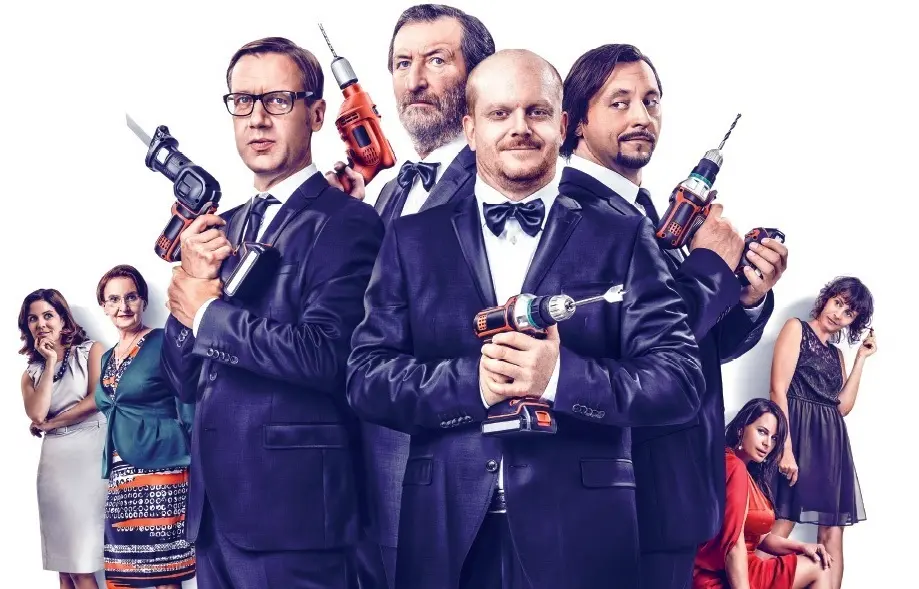 Recenze: Hodinový manžel - čtyři přátelé, jeden bazén a hodně ručních prací