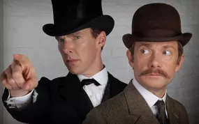 Máme fotky z natáčení vánočního speciálu Sherlocka!