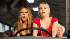 Divoká dvojka: Trailer - Bláznivá akční komedie s Sofíou Vergarou a Reese Witherspoon (CZ dabing)