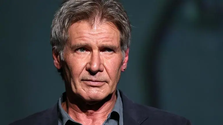 Harrison Ford byl hospitalizován poté, co se zřítil s letadlem v Los Angeles