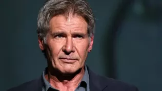 Harrison Ford byl hospitalizován poté, co se zřítil s letadlem v Los Angeles