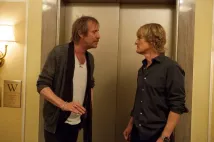 Rhys Ifans - Je prostě báječná (2015), Obrázek #3