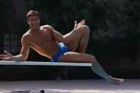 Vtipné video na víkend: Jean-Claude Van Damme si zatančil se sexy kočkou a složil jí "mužskou poklonu"