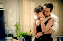 Katie Holmes - Dáma ve zlatém (2015), Obrázek #1