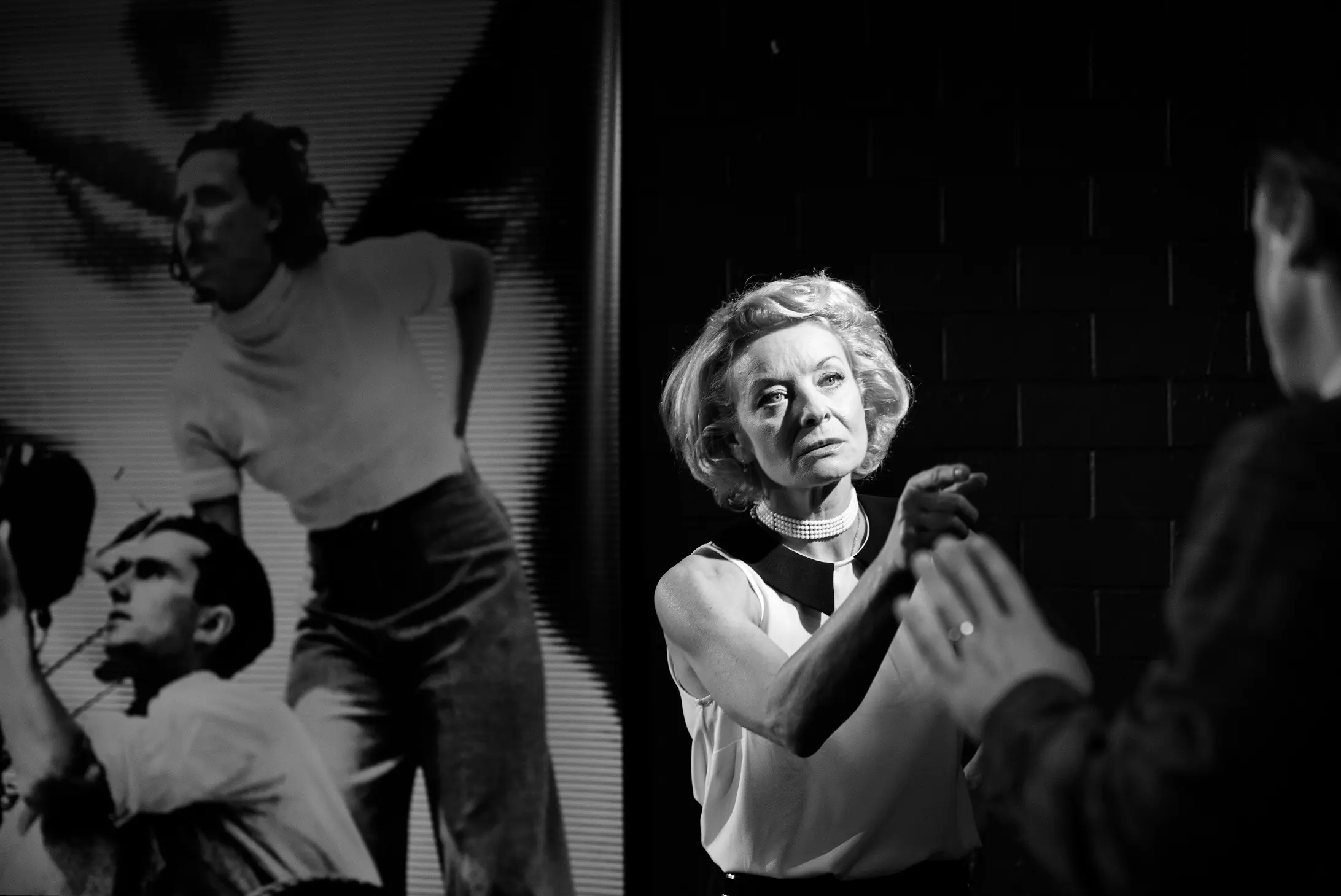 treti-rocnik-noir-film-festivalu-si-vystreli-sam-ze-sebe-akce-na-krivoklatu-predstavuje-kompletni-program-1