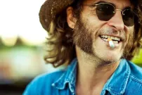 Inherent Vice, novinka ceněného P. T. Andersona, se do českých kin nepodívá. SOUTĚŽTE o DVD.