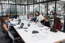 Anne Hathaway - Stážista (2015), Obrázek #8