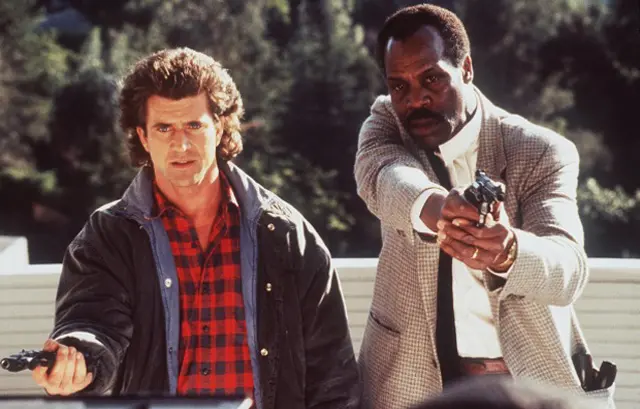 Smrtonosná zbraň jinak: Martin Riggs a Roger Murtaugh míří do televize