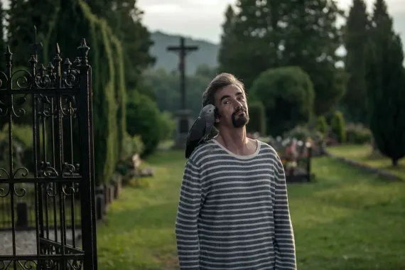 Myšička, papoušek a rozjímání o historické zradě. SOUTĚŽTE o lístky na Zelenkovu novinku Ztraceni v Mnichově.