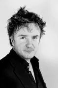 Dylan Moran přiváží stand-up show OFF THE HOOK. Máme volňásky na beznadějně vyprodané turné! (SOUTĚŽ)