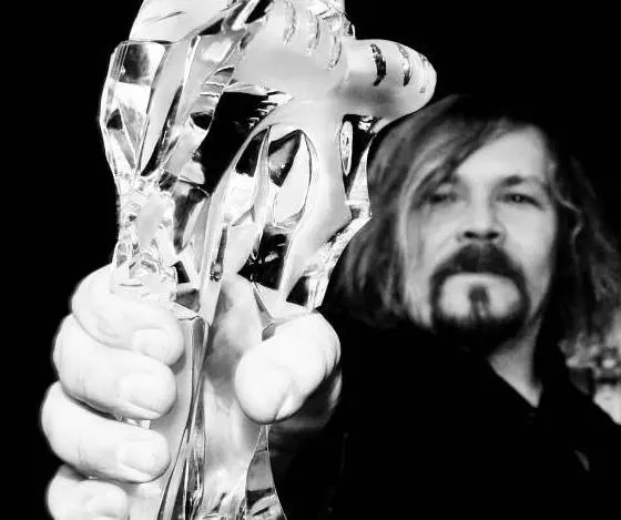 Glosa: Nikomu z Akademie osobně nehráblo, jen kolektivizace a zalíbení všem si vybírá svou daň.