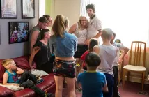 Sacha Baron Cohen - Grimsby (2016), Obrázek #10