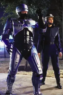 Peter Weller