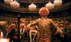 Formanův Amadeus láká na představení s živým orchestrem. SOUTĚŽTE o lístky a další geniální ceny