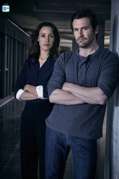Jennifer Beals, Clive Standen