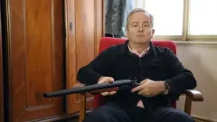 Originální virál na hru DOOM: Alexander Hemala s brokovnicí ještě nepatří do starého železa