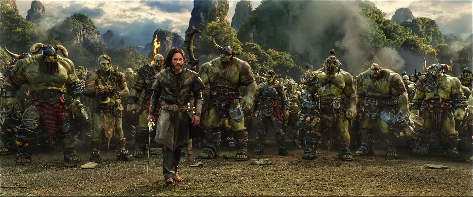 Kinaři se trumfují v tom, kdo uspořádá nejvelkolepější projekci fantasy Warcraft: První střet