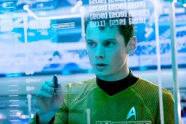 Anton Yelchin, představitel Čechova z nového Star Treku, zemřel. Bylo mu 27 let.