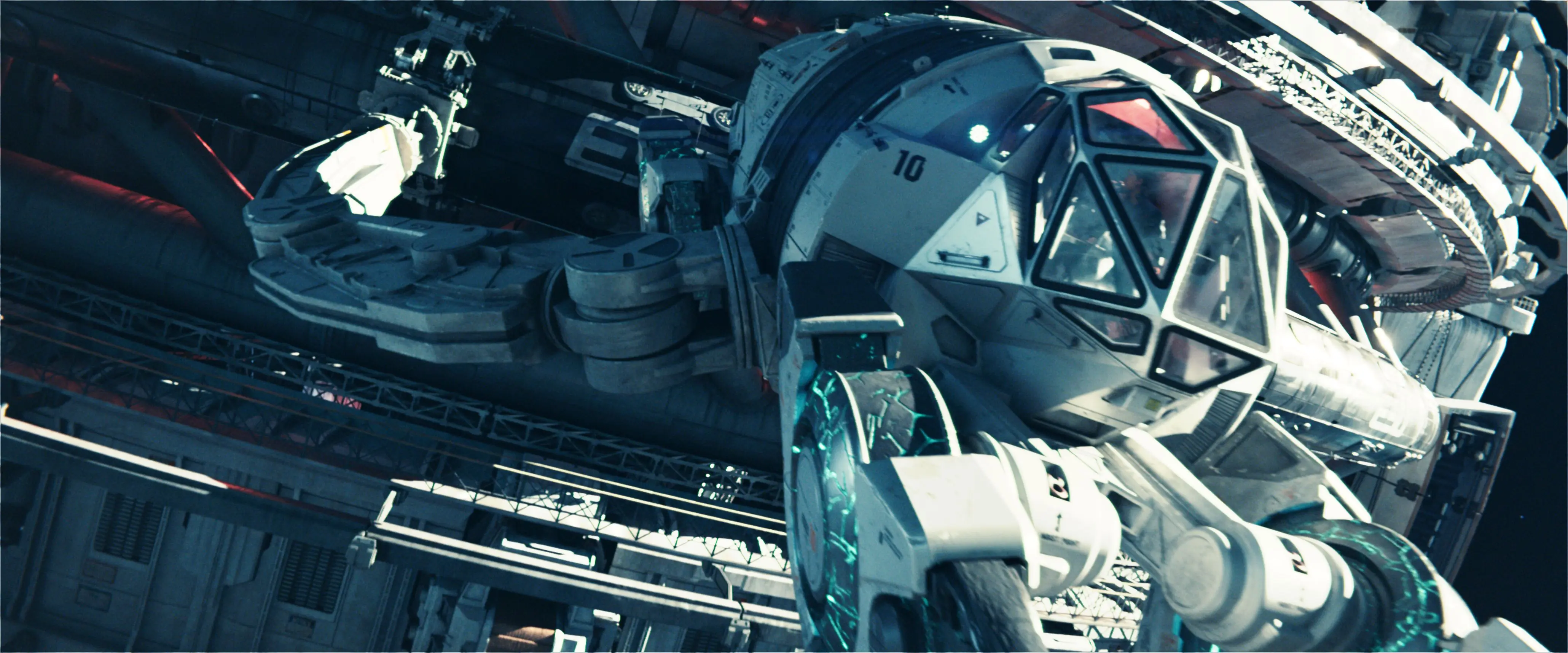 Znáte katastrofické filmy? SOUTĚŽTE o unikátní model vesmírného plavidla ze Dne nezávislosti: Nového útoku