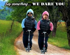 Hvězda Hry o trůny Tyrion Lannister si vyjel na koloběžce a fotomontáže na sebe nedaly dlouho čekat #2