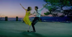 VIDEO: Po Whiplashi pocta muzikálu. Emma Stone s Ryanem Goslingem představují La La Land