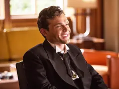 Alden Ehrenreich alias mladý Han Solo se nejspíše dočká celé filmové série